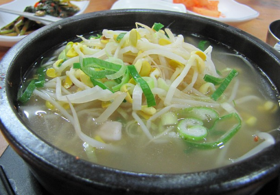 숙취 해소와 피로 회복에 특히 좋은 콩나물국