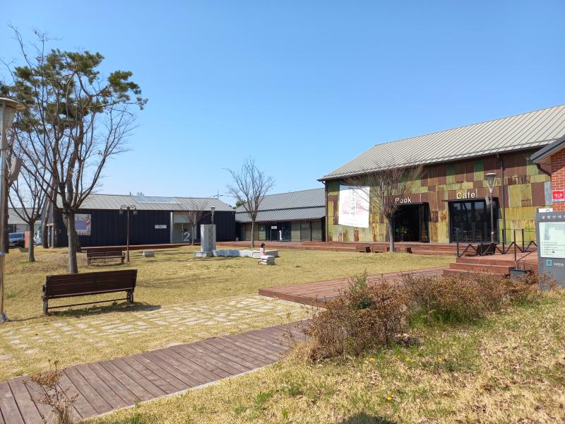 삼례 책마을 잔디밭