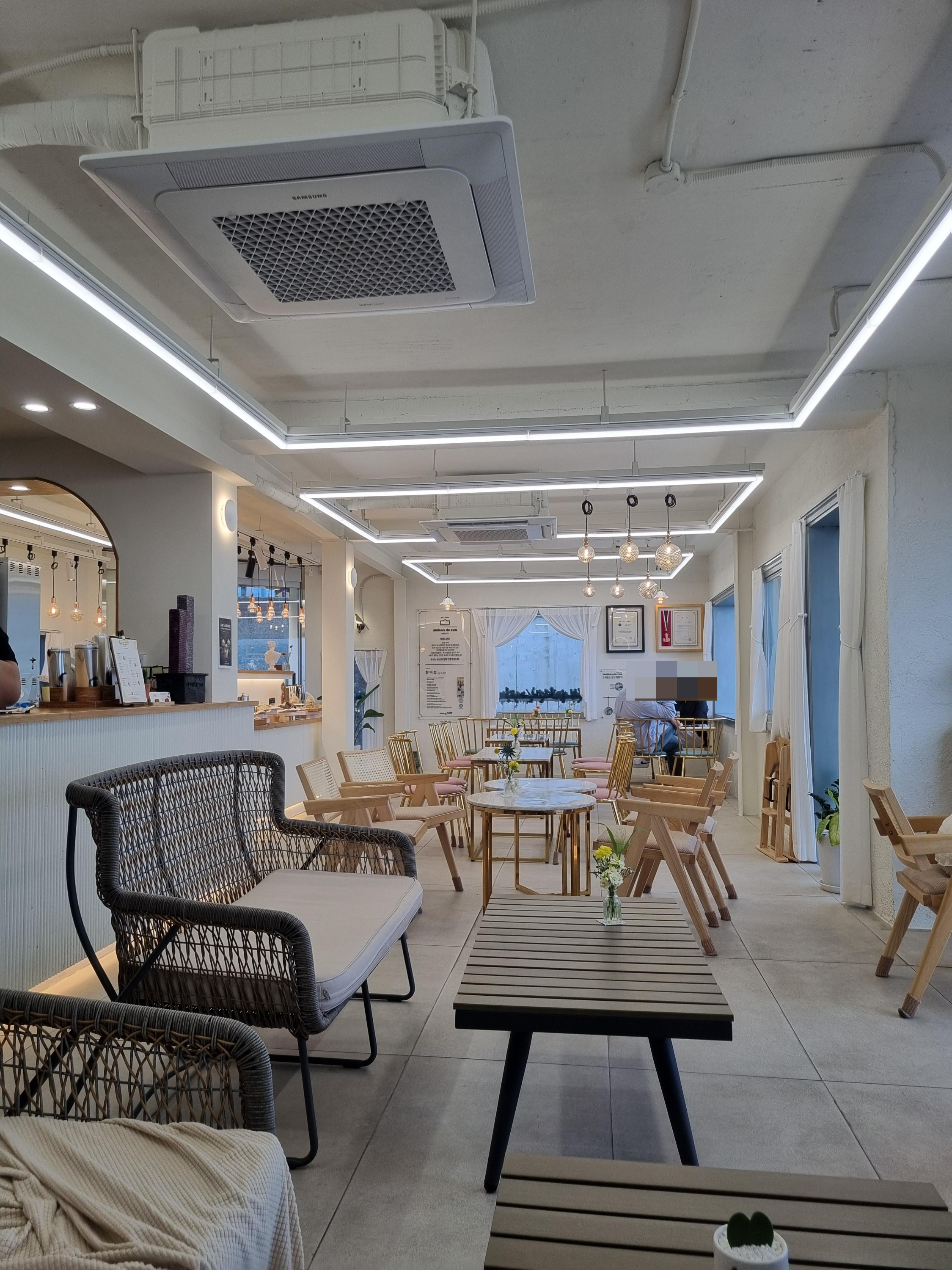 메종드콘뷰카페