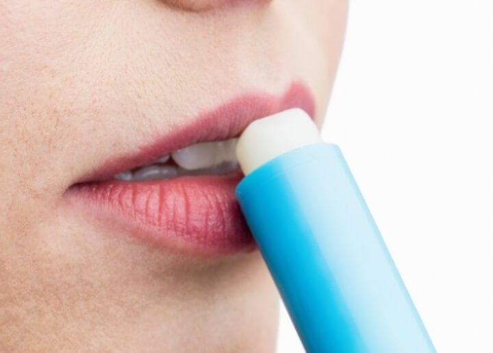 입술이 부르트지 않게 하는법