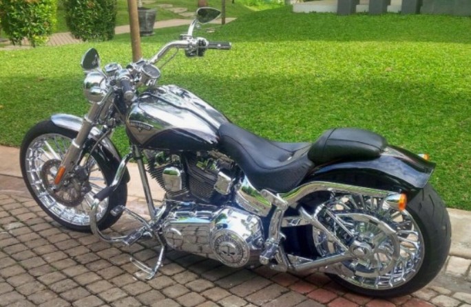 Harley-Davidson Breakout