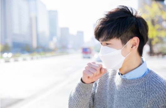 독감 증상 마스크쓴남자