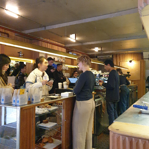 듁스 커피 로스터스(Dukes Coffee Roasters): 멜버른 3대 커피 두 번째_바리스타들