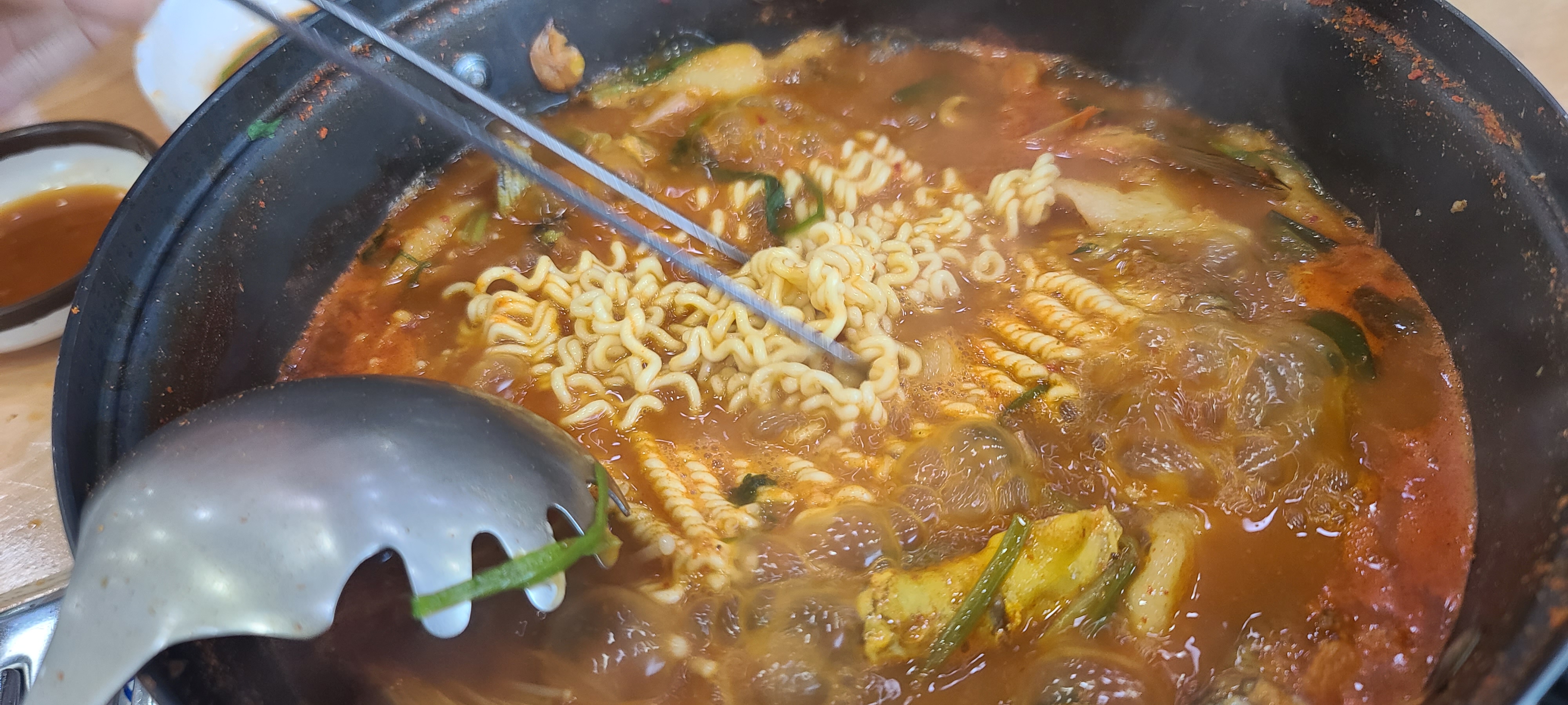 하남맛집 민물매운탕 어탕칼국수 민물매운탕맛집 잡고기매운탕 쏘가리 빠가사리 메뉴판 셀프코너 기본반찬 수제비 라면