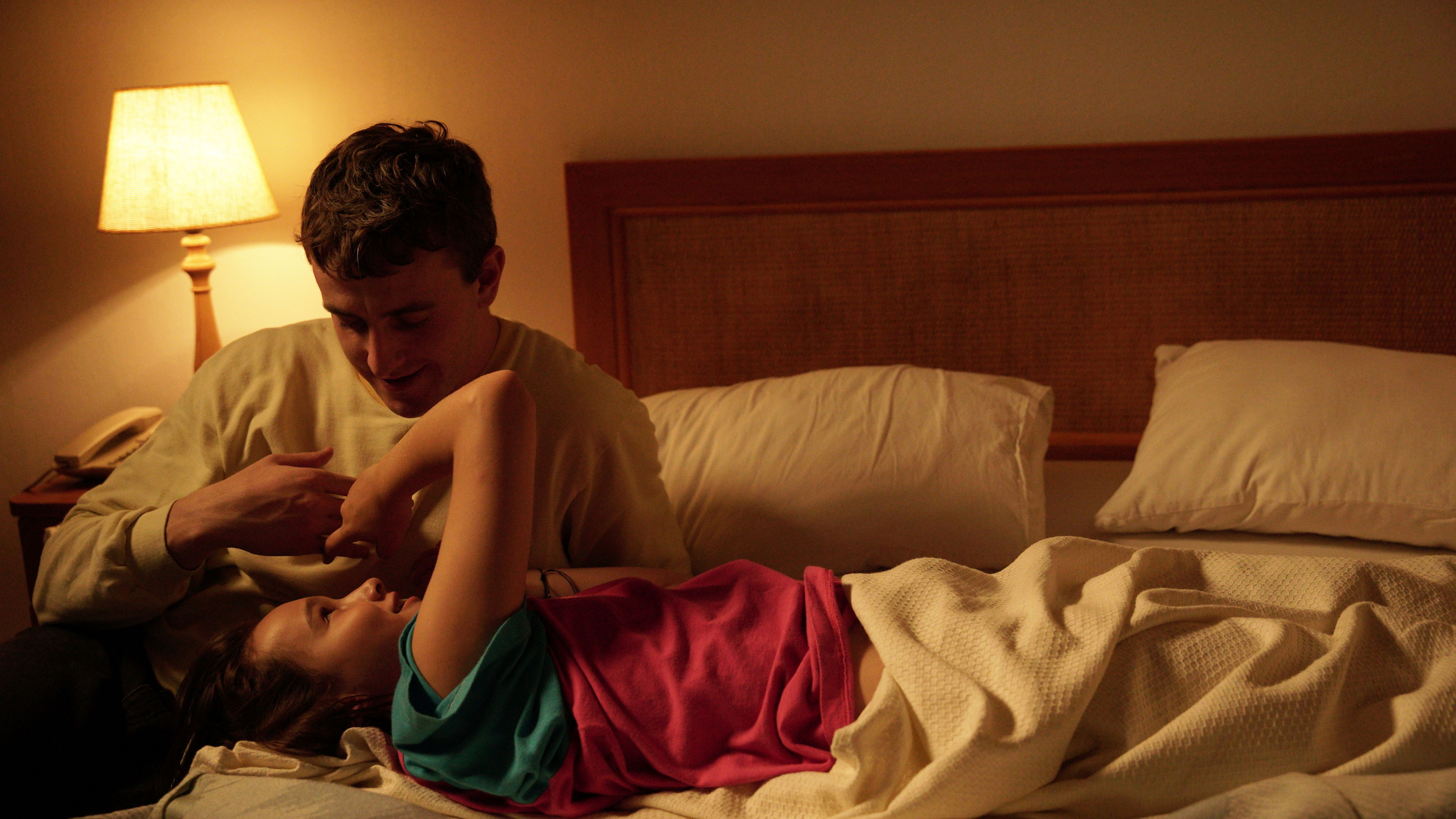 애프터썬 영화 다시보기 줄거리 결말 후기 리뷰 스포일러