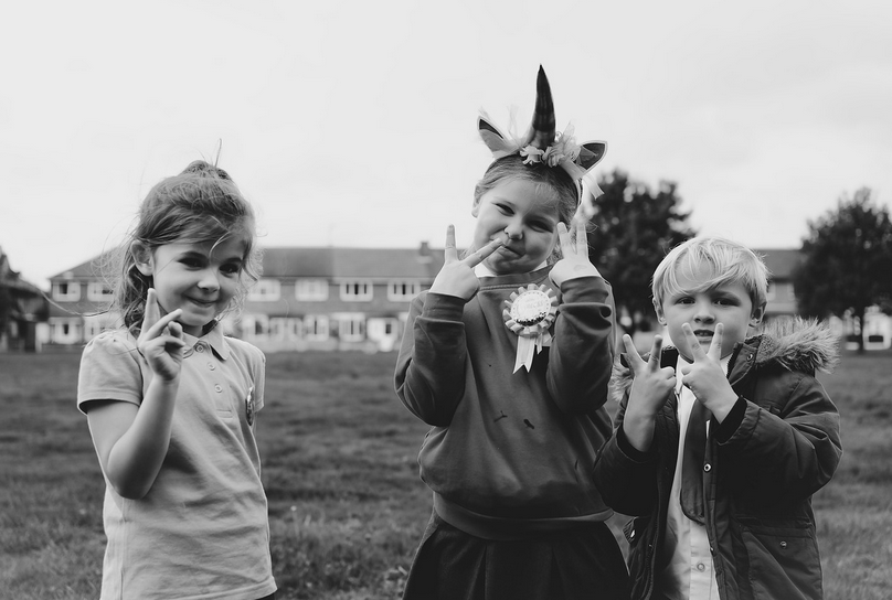 친구 사이의 경쟁과 우정 유지하기