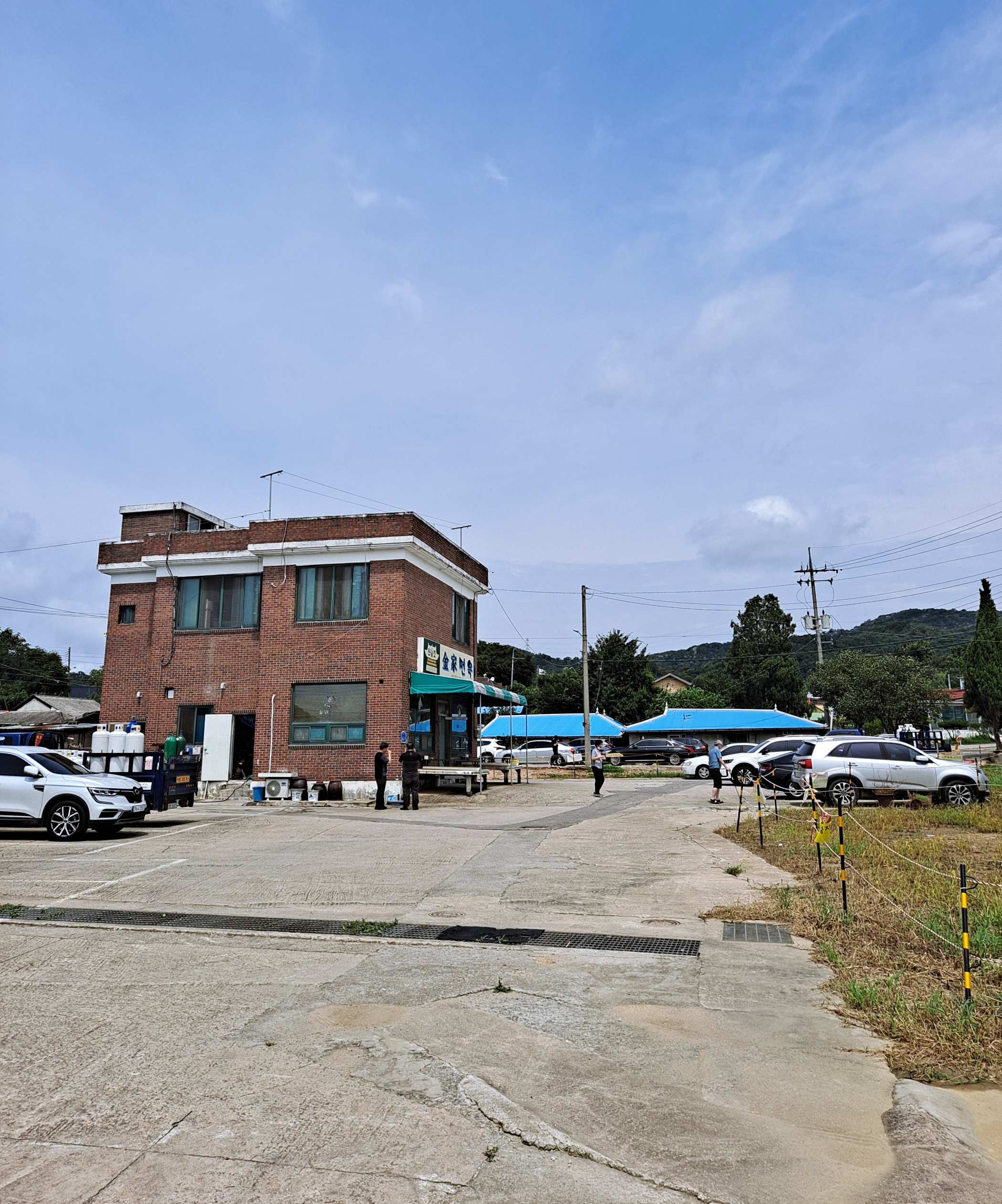 김가면옥 드넓은 주차장
