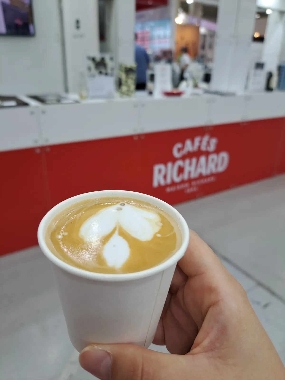 2024-서울-카페쇼-라떼-아트-종이컵