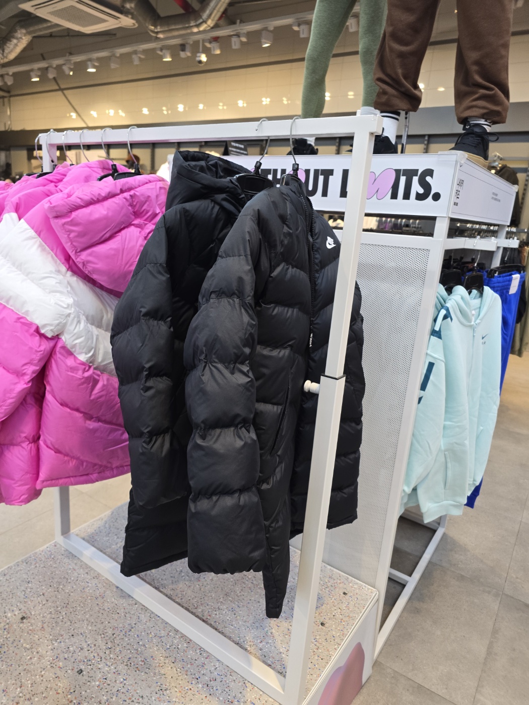 나이키매장에서 아이롱패딩 83400원