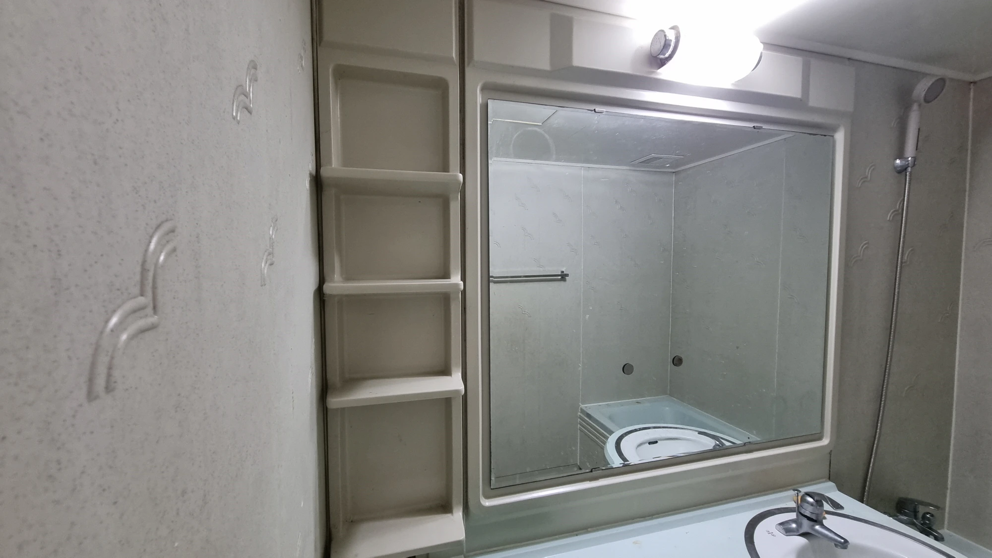 UBR 구조 화장실 욕실