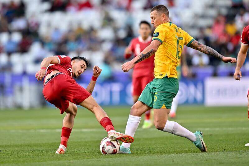 축구 경기하는 호주 선수