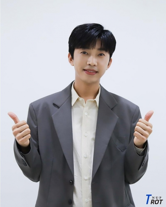 지드래곤 vs. 임영웅&amp;#44; 두 스타의 인기 비교 분석!