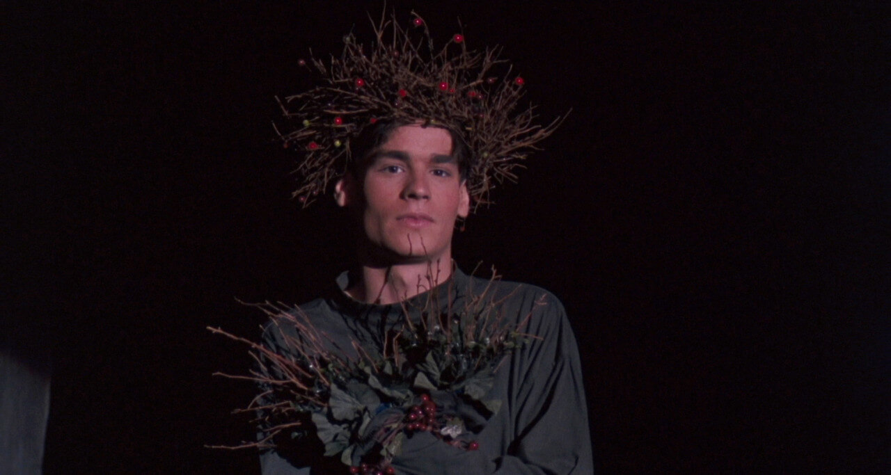 한여름밤의 꿈 연극의 주인공이 된 닐의 극중 모습