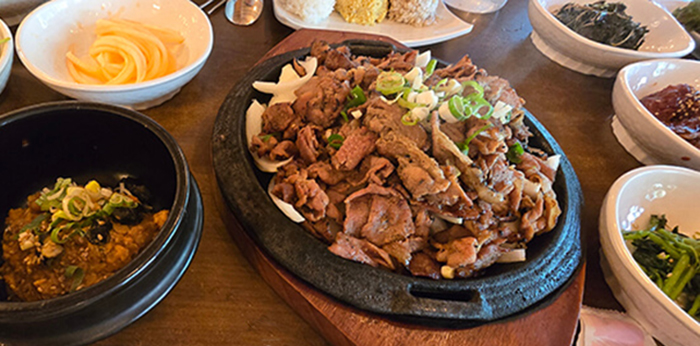 석쇠불고기와 맛깔스런 쌈장