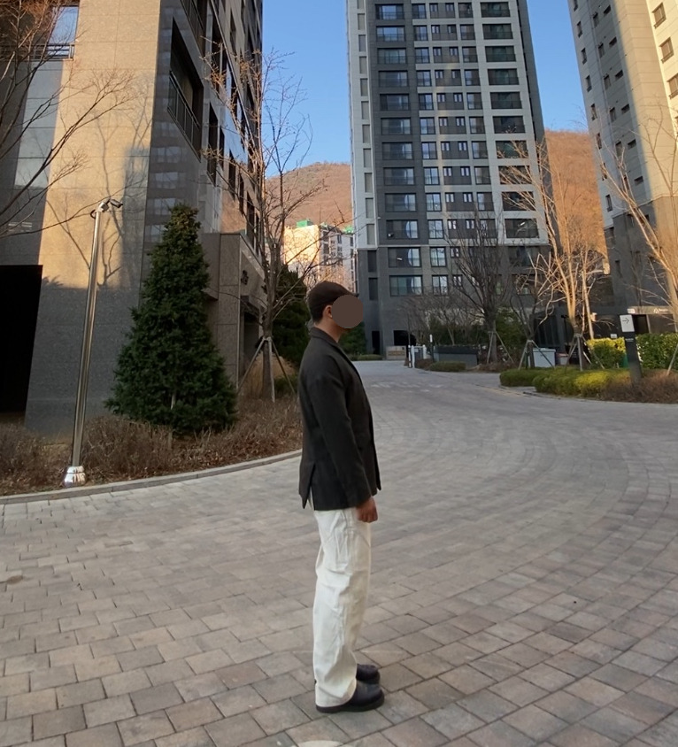 데일리룩('26. 3. 28.)와일드브릭스 헤링본 헌팅캡, 빈티지 헤링본 블레이저 재킷, 무신사스탠다드 슬리브 티셔츠, 무신사스탠다드 퍼티그 팬츠, 닥터마틴 2976 첼시부츠