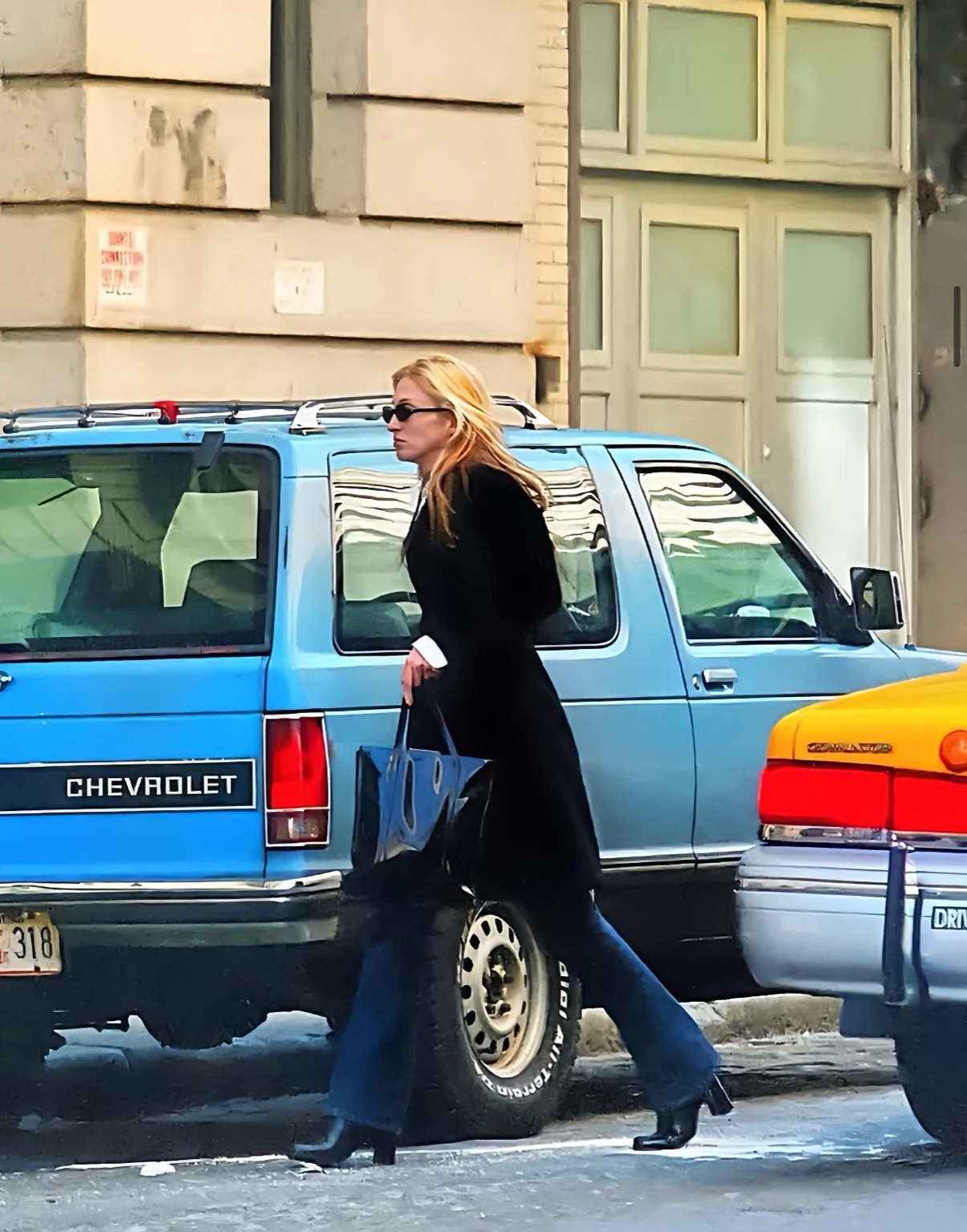 캐롤린베셋&#44;캐롤린베셋케네디&#44;캐롤린청바지&#44;부츠컷진&#44;90년대패션&#44;미니멀리즘룩&#44;콰이어트럭셔리&#44;리바이스517&#44;청바지스타일링&#44;아메리칸러브스토리&#44;HBO드라마&#44;존에프케네디주니어&#44;25년청바지트렌트&#44;레트로패션&#44;벨라하디드패션&#44;셀린느청청&#44;끌로에패션쇼&#44;티스토리패션&#44;트렌드분석&#44;패션아이콘&#44; 올드머니룩