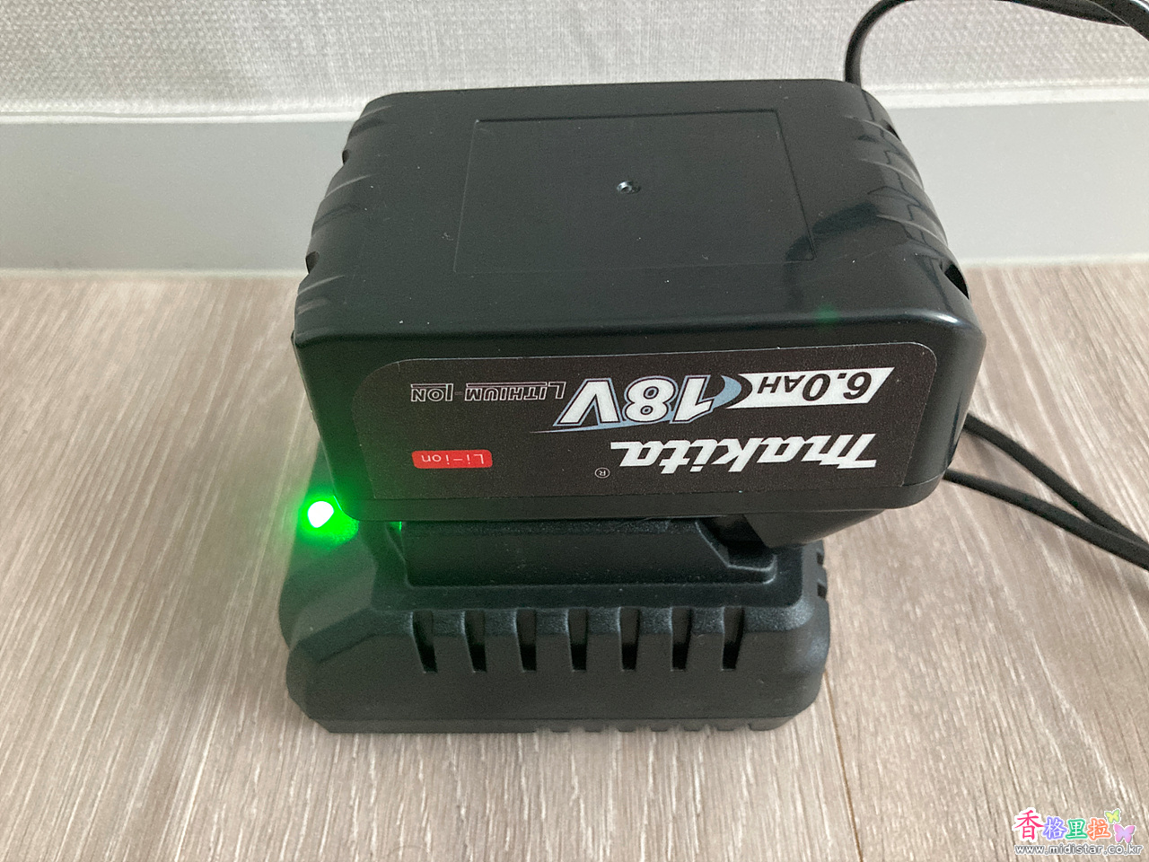 Makita DTD173 배터리 충전기