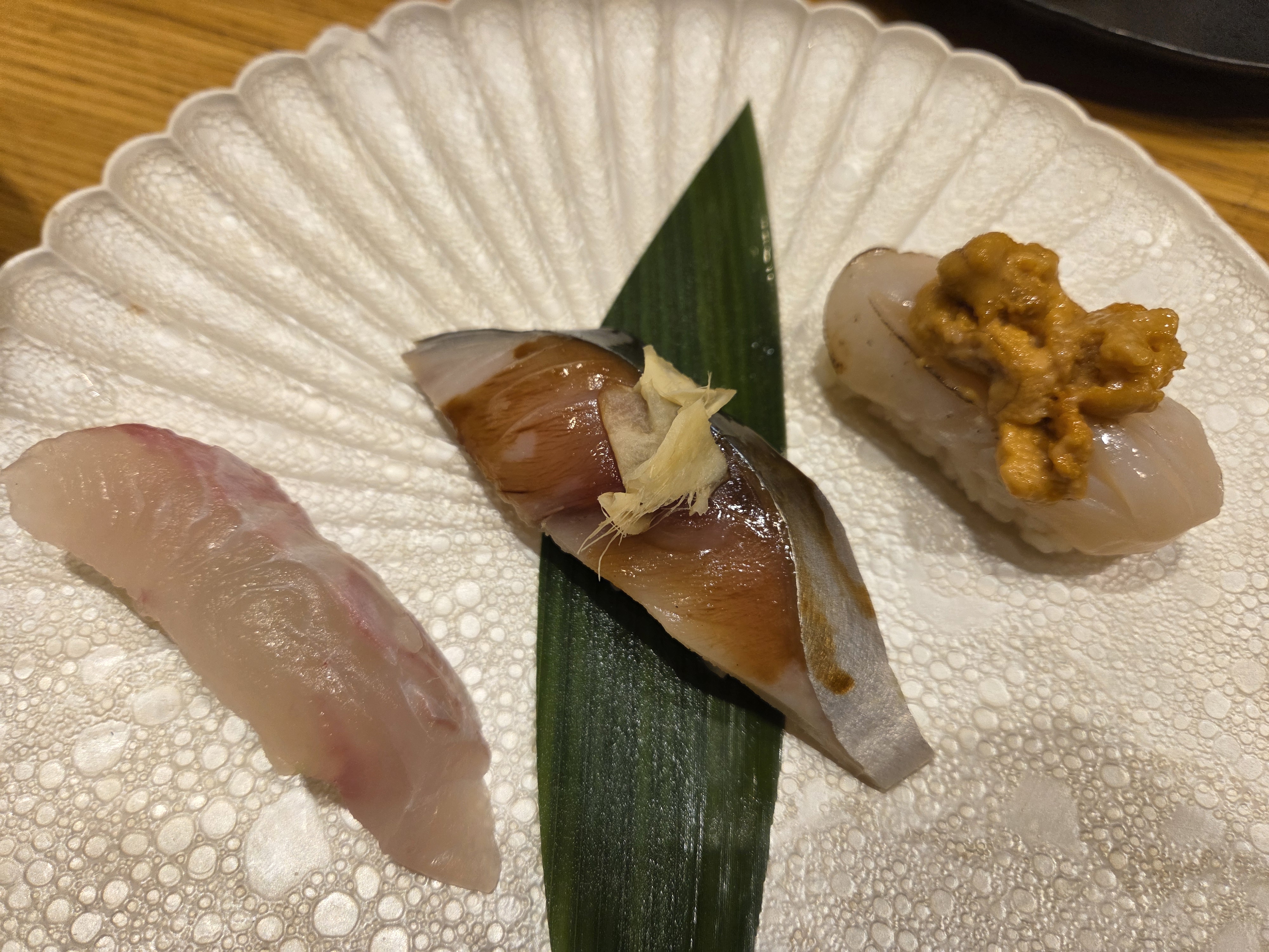 가매일식 디너 코스, 흰살 생선·고등어·우니 스시 3피스