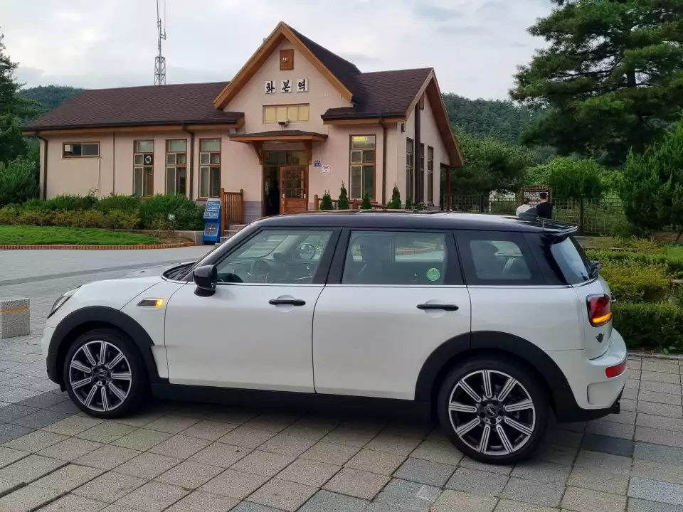 클럽맨 S는 미니 중에서 가장 큽니다.