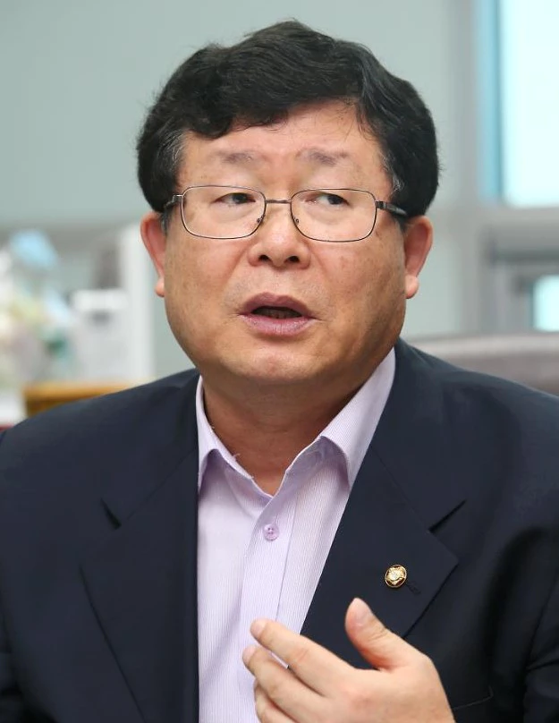 설훈 국회의원 프로필 나이 고향 지역구 사무실