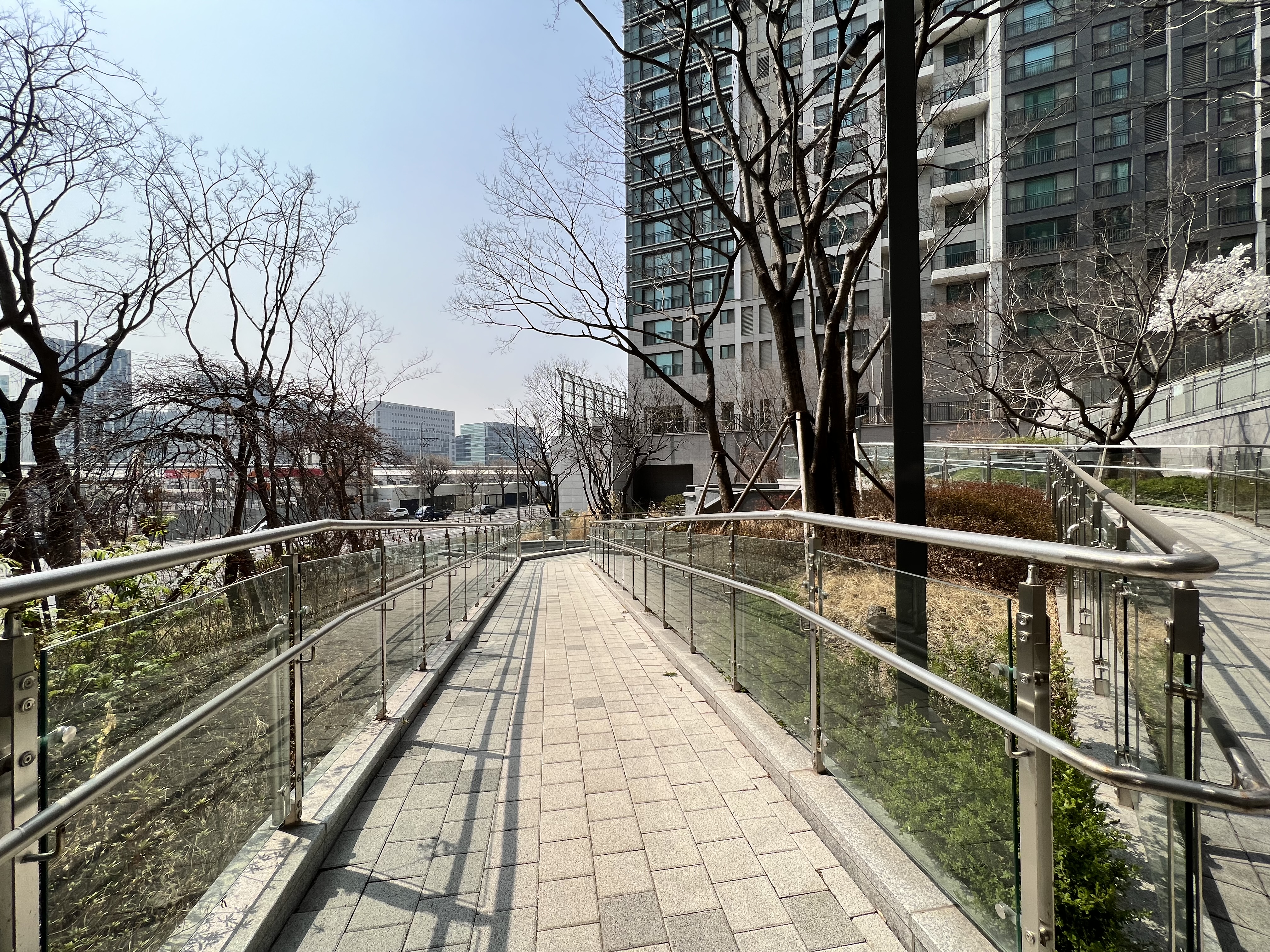 DMC 롯데캐슬 더 퍼스트 스파클링밸리