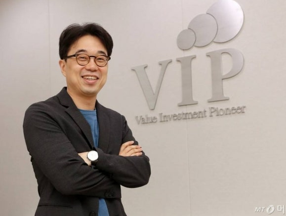 저자 최준철 대표 사진