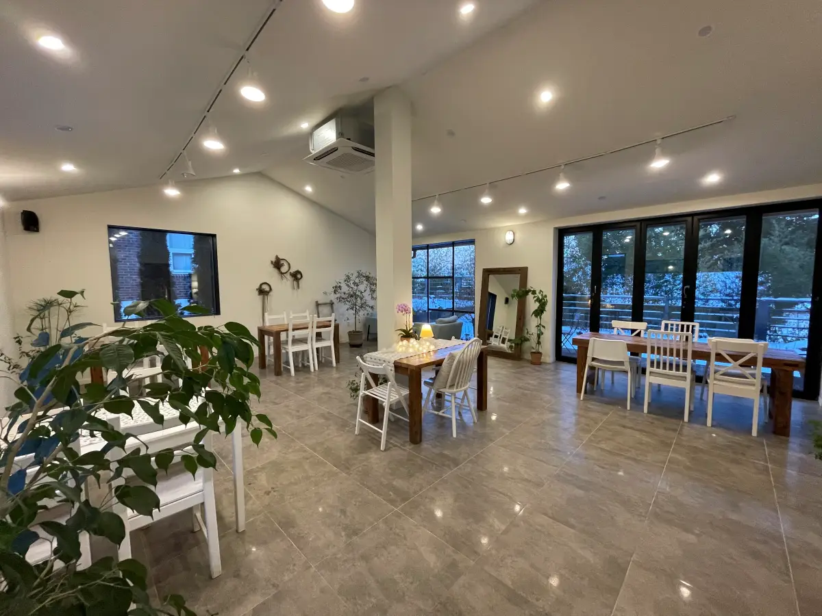 첼로네시아-업무형-공간-내부