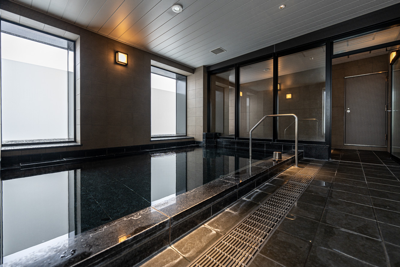 Original source photograph 80 for Osaka and Kansai Hotels: 36 Stay and Bathing Records, Plus 8 Official Introductions