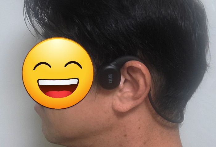 골전도 이어폰 착용사진