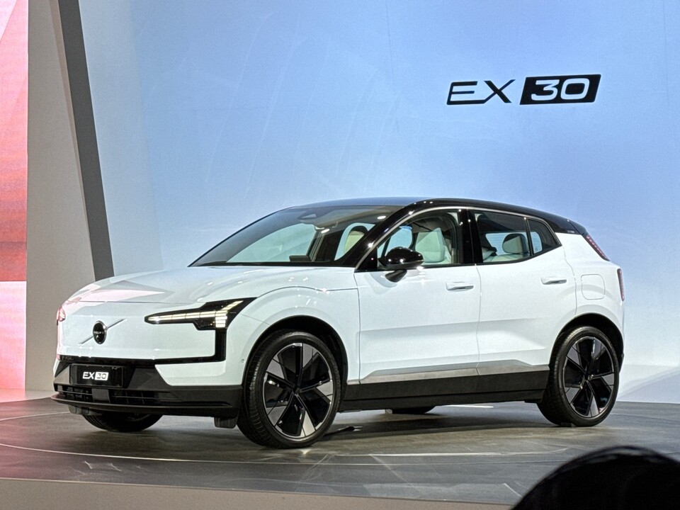 볼보자동차 EX30