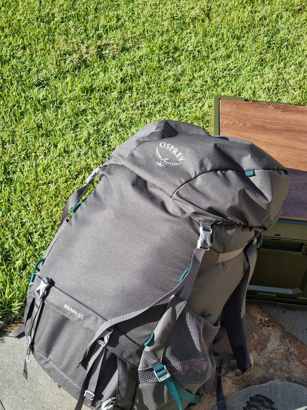 오스프리 렌 65L 앞모습
