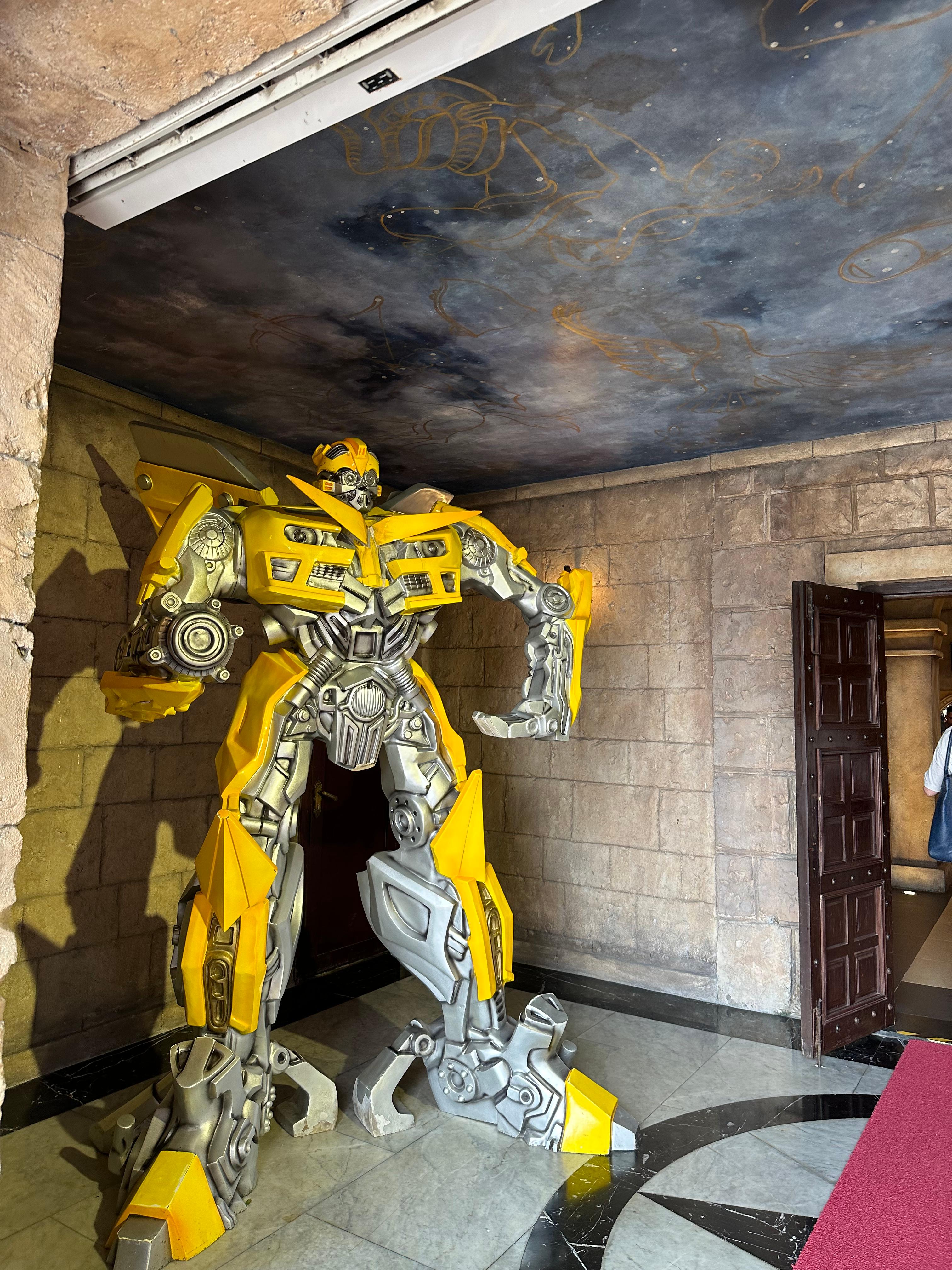 바나힐 테마파크 로봇 조형물 사진