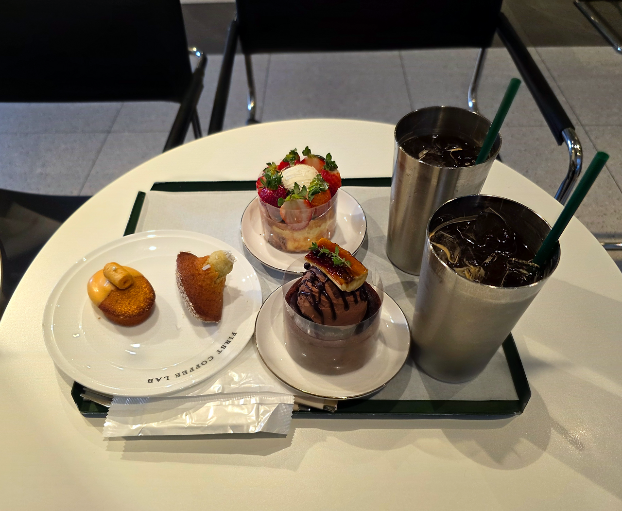 강남역퍼스트커피랩