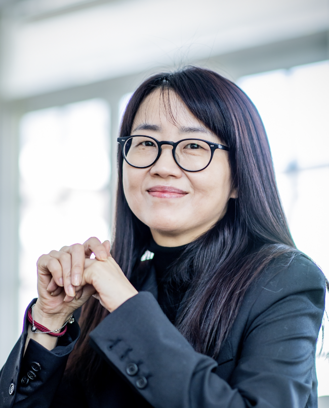 김은희 작가와 관련된 이미지