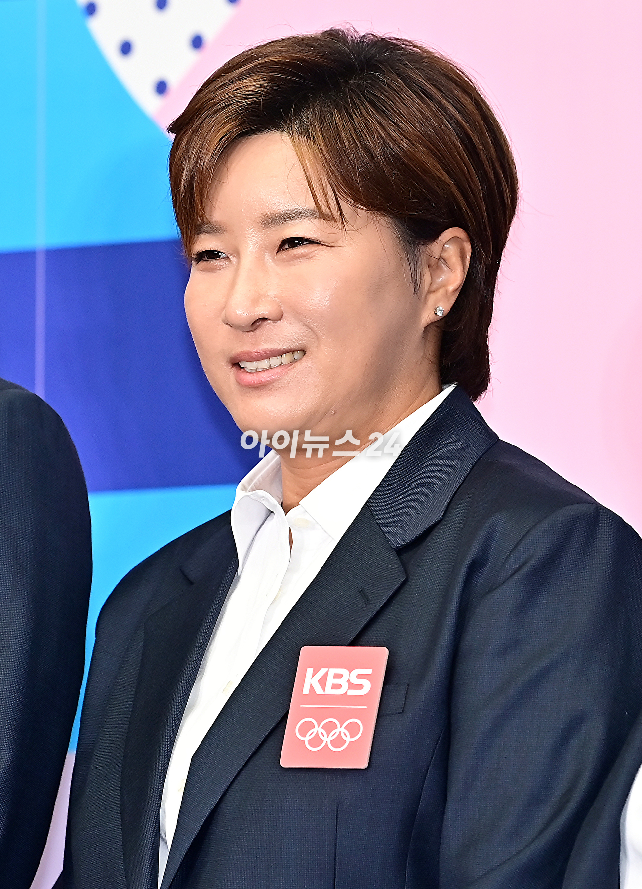 해설위원 박세리가 26일 오전 서울 여의도 KBS신관에서 열린 '2024 파리 하계올림픽 KBS 방송단 발대식&rsquo;에서 기념촬영을 하고 있다. [사진=곽영래 기자]
