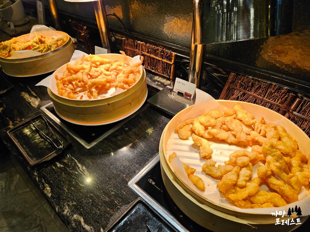 더 리버사이드 호텔 뷔페 튀김 새우