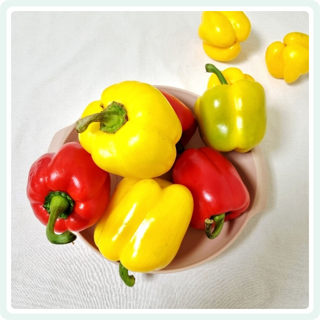 산정마을 국내산 못난이 파프리카, 못난이 파프리카(빨.노 혼합) 1kg, 1박스