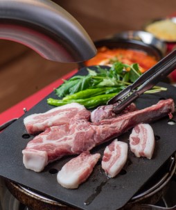 줄서는 식당 신사동 숙성육 맛집 신사약방