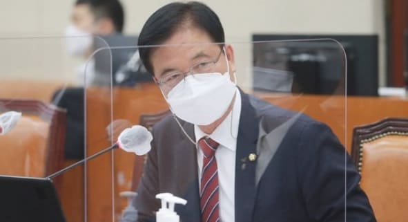 질병청 공무원들, 백신접종 현황 국회 제출 거부