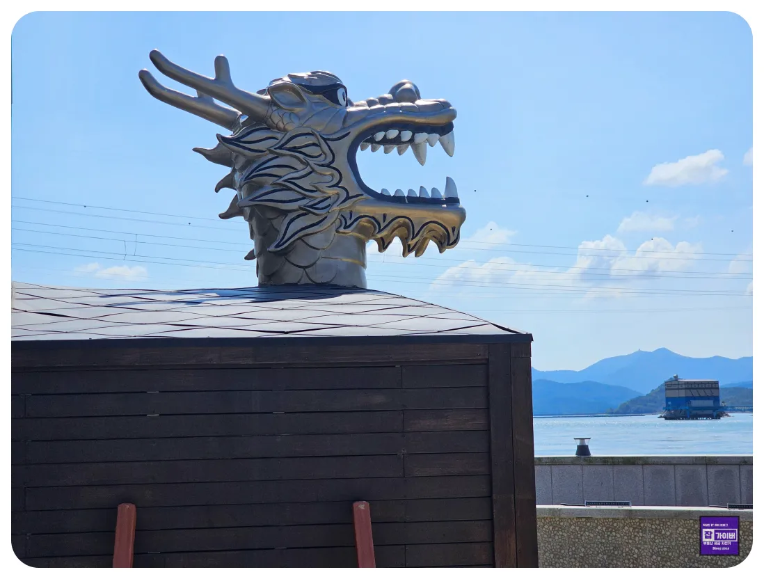 명량 관련 거북선 조형물