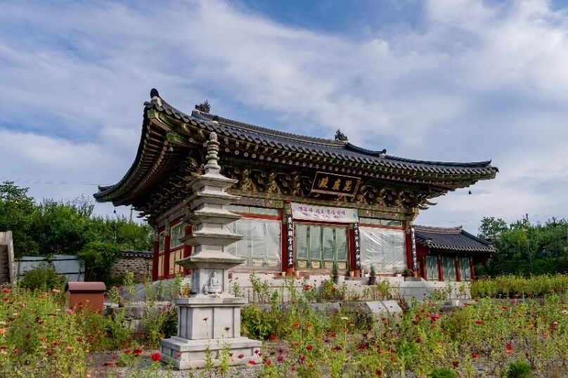 세종시 연화사 : 도심 속 수행과 치유의 공간 마음의 평온을 찾는 길, 비암사 인근의 숨은 명소