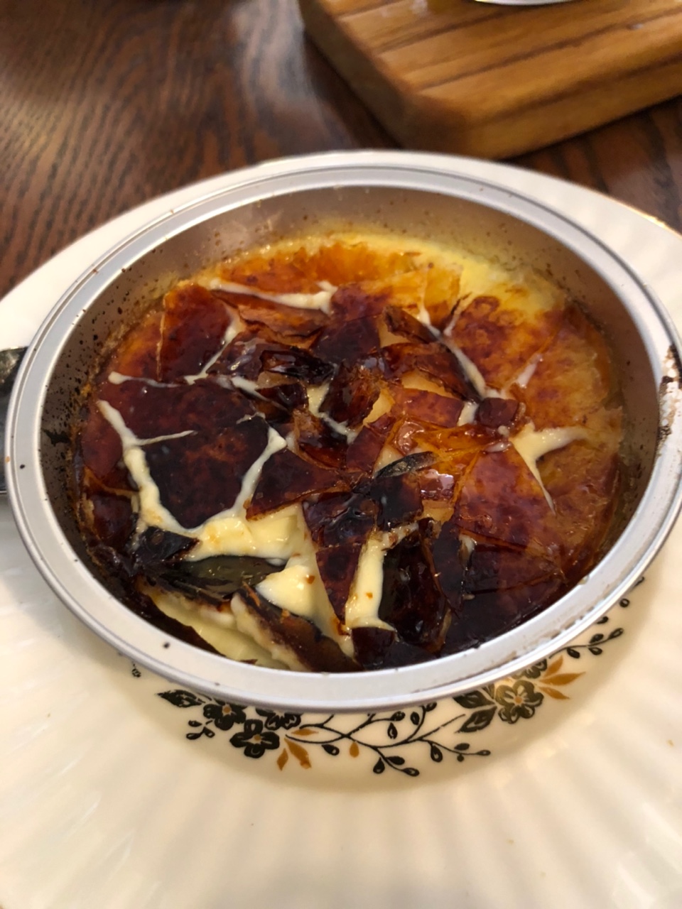 부숴진-크림브륄레