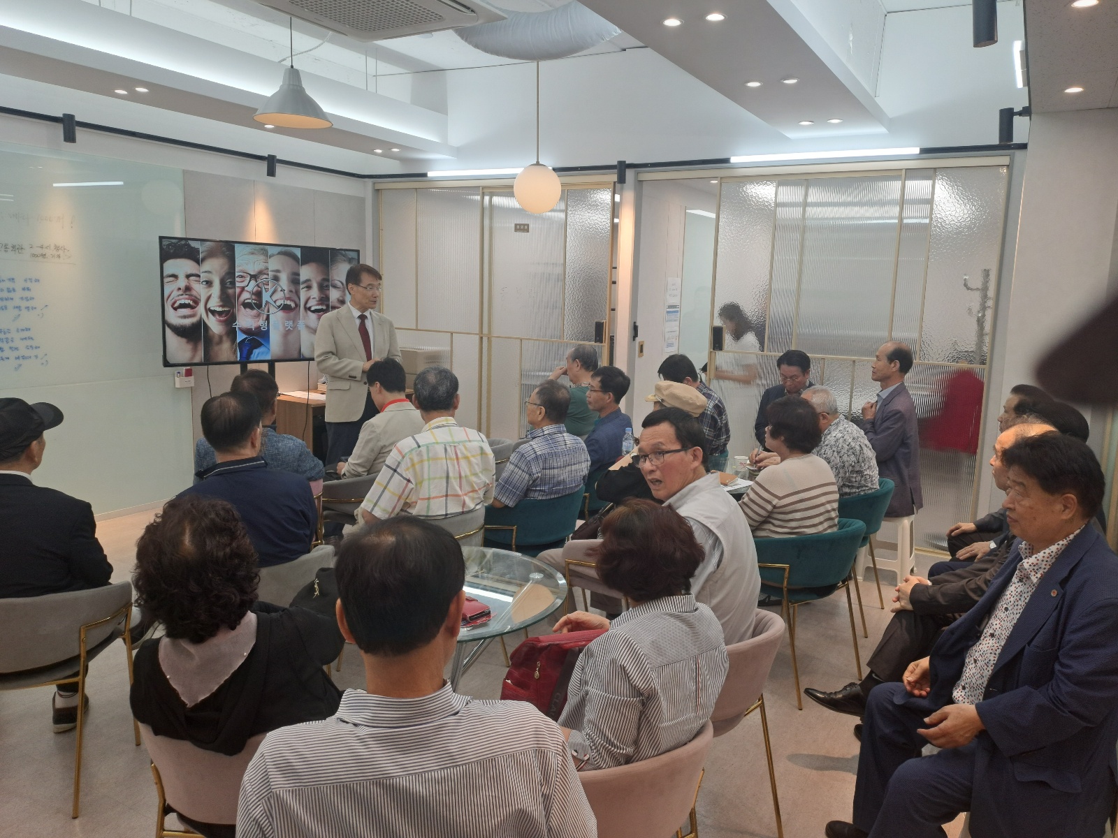 k플랫폼 기자단 1기 5차 교육 특별세미나 이어져 k플랫폼 기자단 1기 5차 교육 특별세미나 이어져