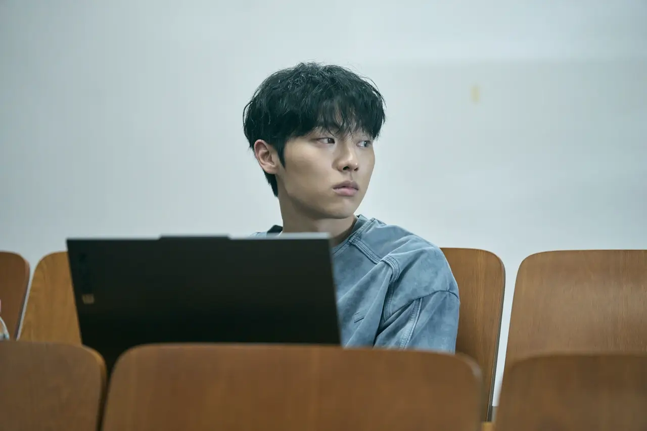 최민식 최현욱 맨 끝줄 소년 줄거리 몇부작 원작 연극 결말
