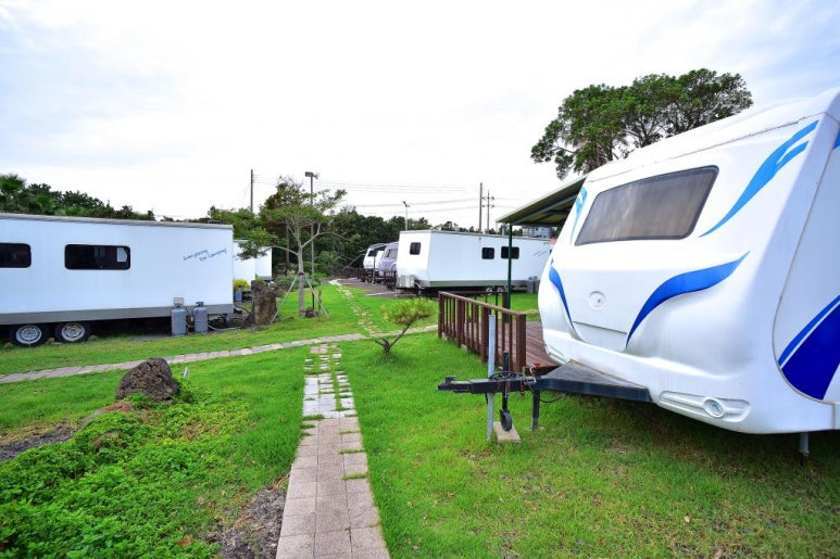 제주 바닷가 캠핑 '제주캠핑카라반' 미리보기