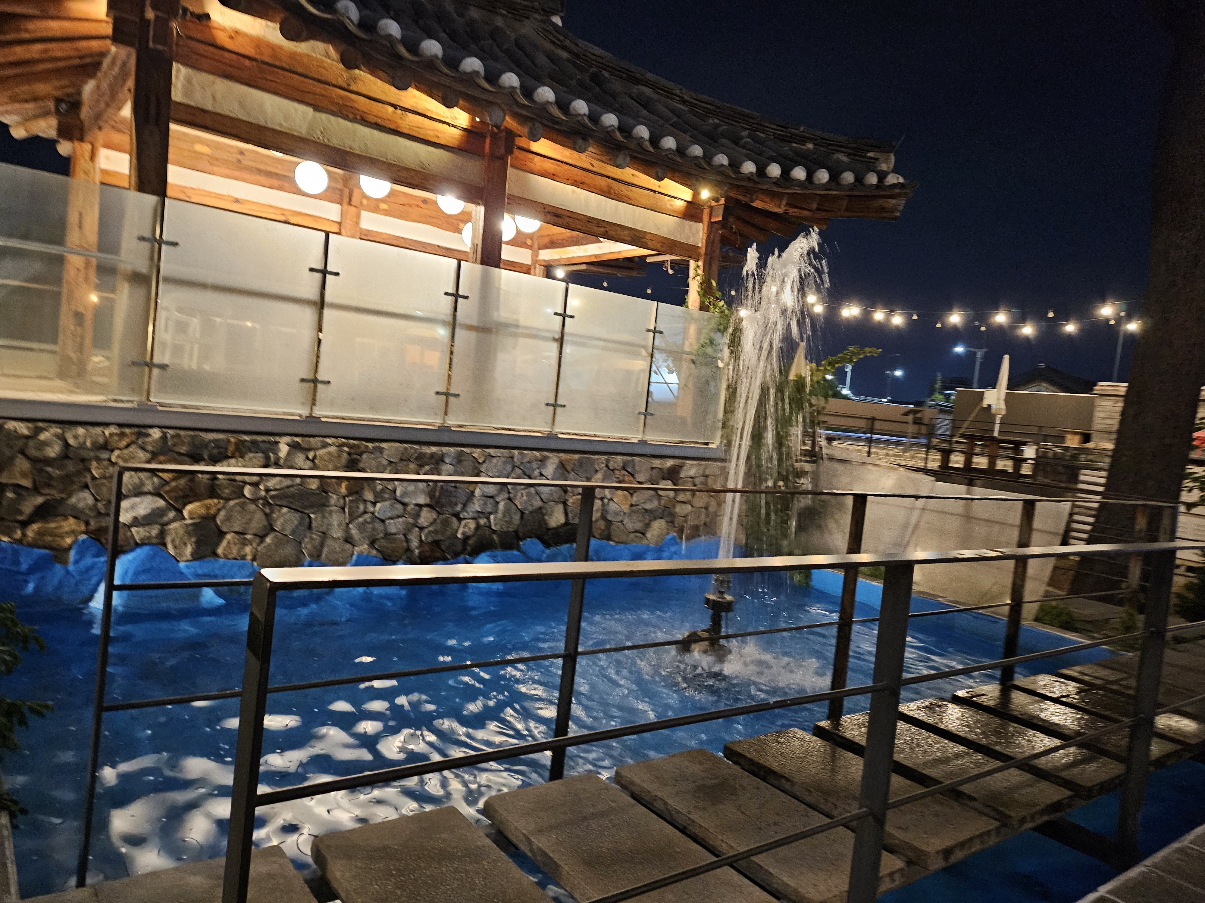 [전주 여행] 한옥마을 전주식당 &amp; 옥탑 카페, 야경과 함께하는 완벽한 힐링 코스