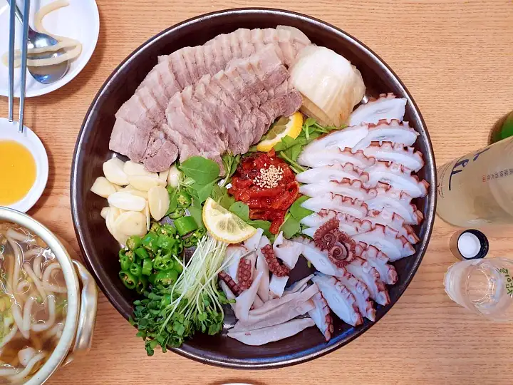 생방송오늘저녁 수유리 먹자골목 문어 사합 삼합 삼겹 보쌈 홍어 김치 크로플 맛집 추천