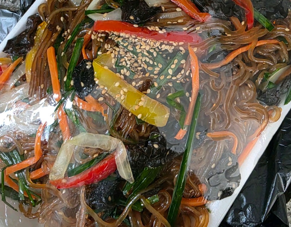 6시내고향 수원못골종합시장 잡채밀키트 왕족발 매장의 잡채