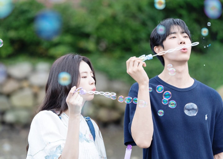 오늘 밤, 세계에서 이 사랑이 사라진다 해도 영화 중