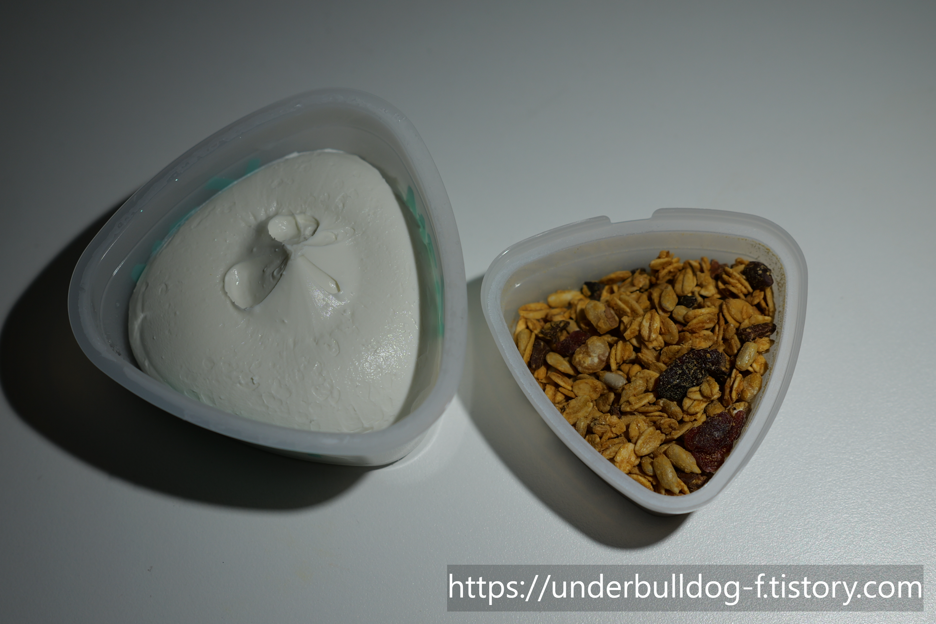 한입은 담백하고 다음 한입은 바삭했던 YOZM 카카오 그래놀라